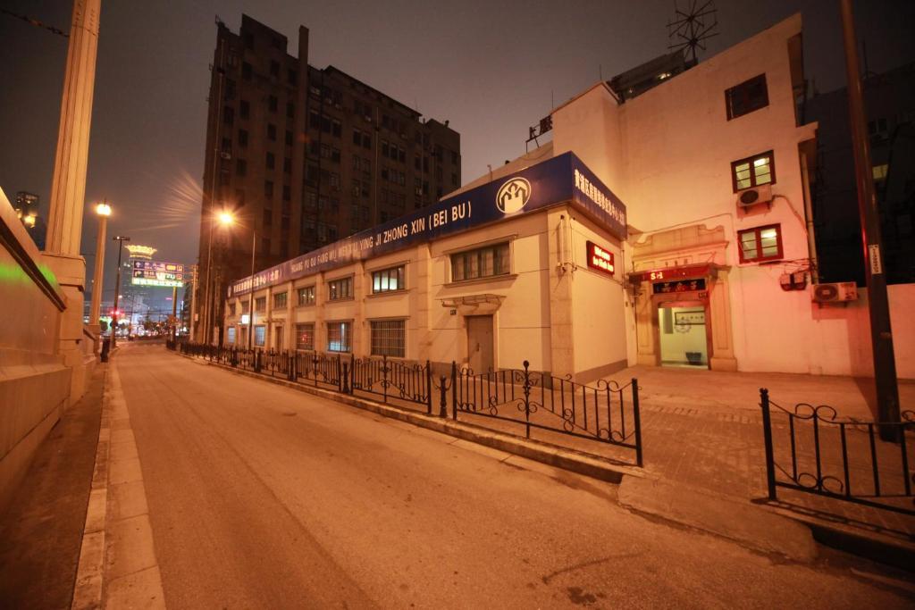 Shanghai Fish Inn Bund Exterior photo